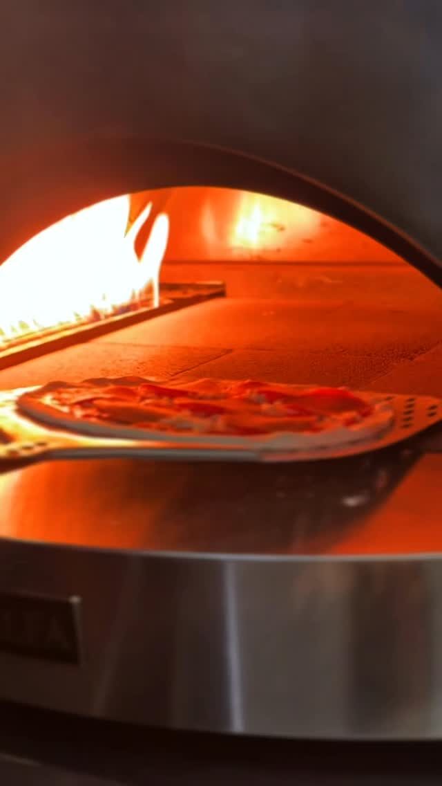 Instagram post from pizzaguido. This post is in position 9.
